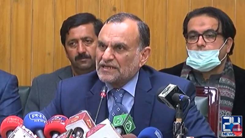 Azam Swati discards Sh Rasheed’s policy to run Pakistan Railways