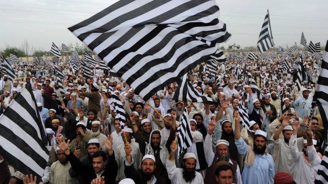 JUI-F mulls over power show outside NAB office 