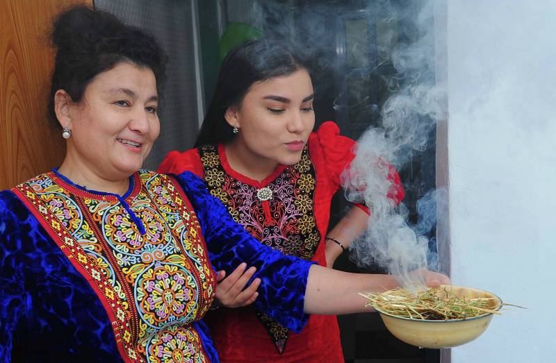 Leader of 'virus-free' Turkmenistan champions herbal defence