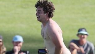 Naked man interrupts Pakistan-NZ Test match