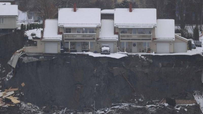 Ten still missing after Norway mudslide buries homes