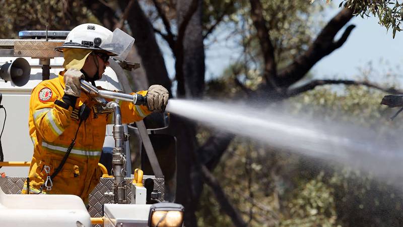 Australian 'lives and homes' at risk as fire nears Perth