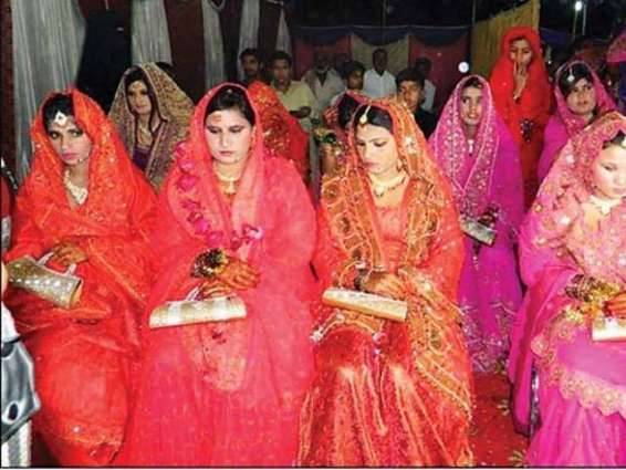 30 couples tie knot at Kandhkot mass ceremony