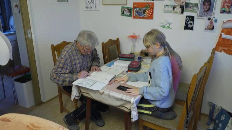 German great-granddad pitches in with homeschooling