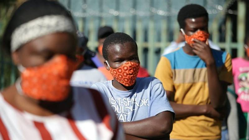 S.Africa police arrest thousands for not wearing masks