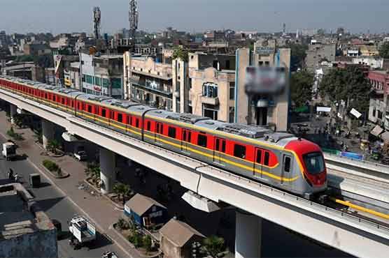 Orange Line staffers brutally thrash labourers in Lahore