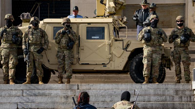 FBI screens troops ahead of US inauguration