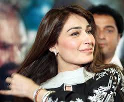 Actress Reema Khan receives shot of coronavirus vaccine in US