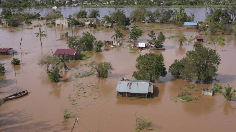 Cyclone Eloise leaves hundreds homeless in Mozambique