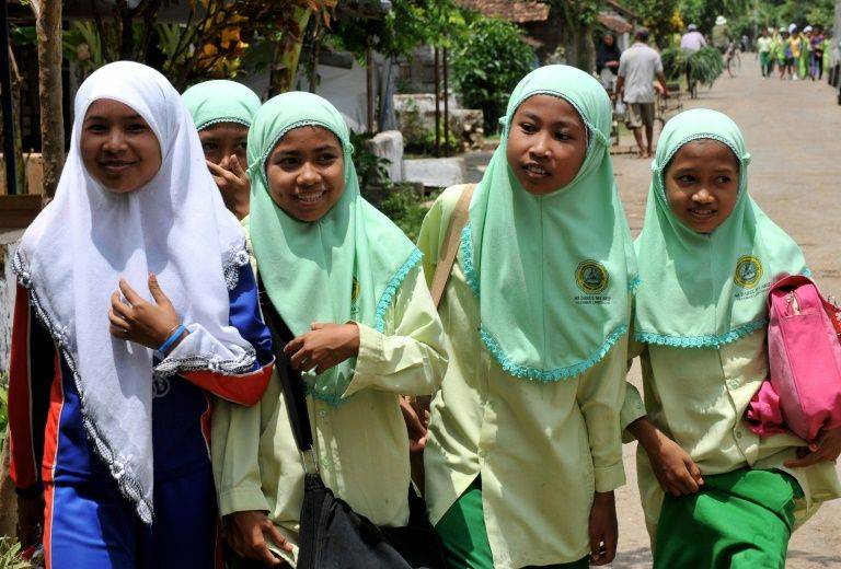 Indonesia bans mandatory Islamic 'hijab' scarves for schoolgirls