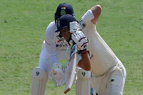 Bess stars as England corner India in first Test