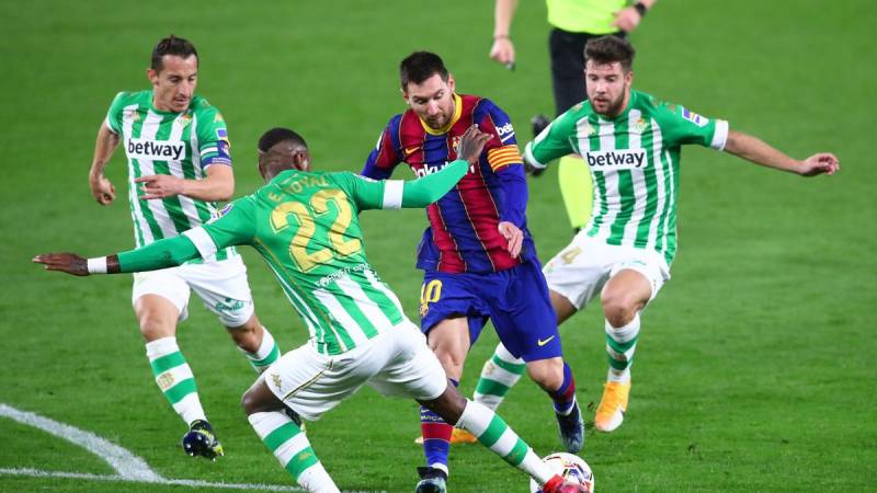 Super-sub Messi leads Barcelona comeback against Betis