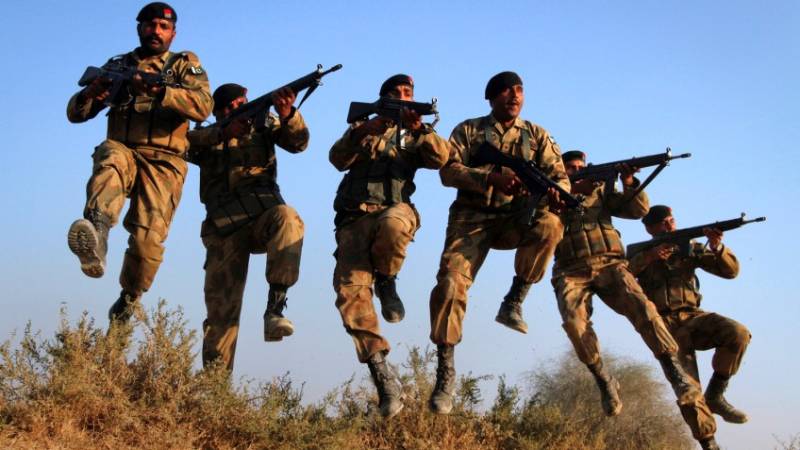 Pakistan Army’s Jidar-ul-Hadeed Exercise in desert continues