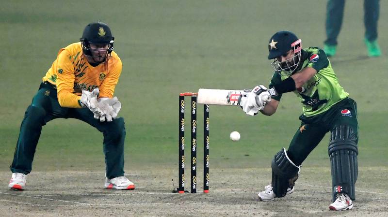 Five-wicket Pretorius helps South Africa beat Pakistan in second T20  