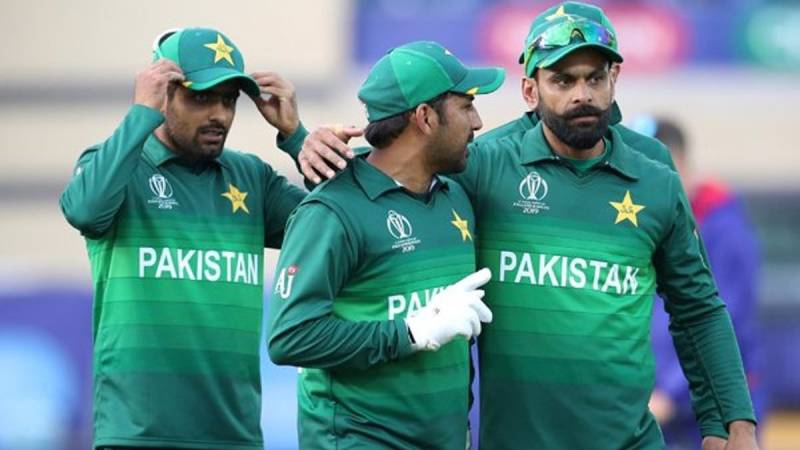 PCB bars Hafeez, Sarfaraz from bickering on social media