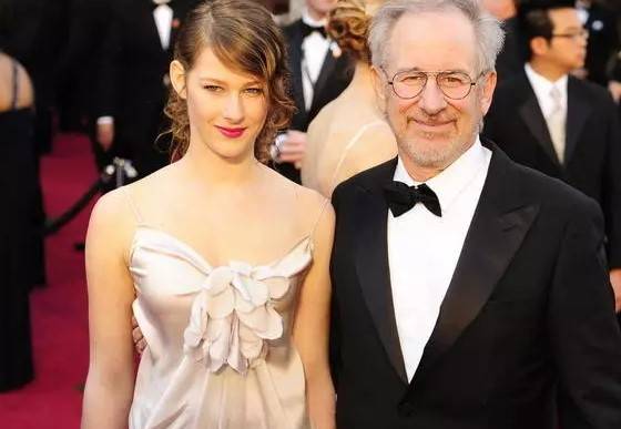 Buzzy Lee, Spielberg's daughter, soundtracks breakup on debut