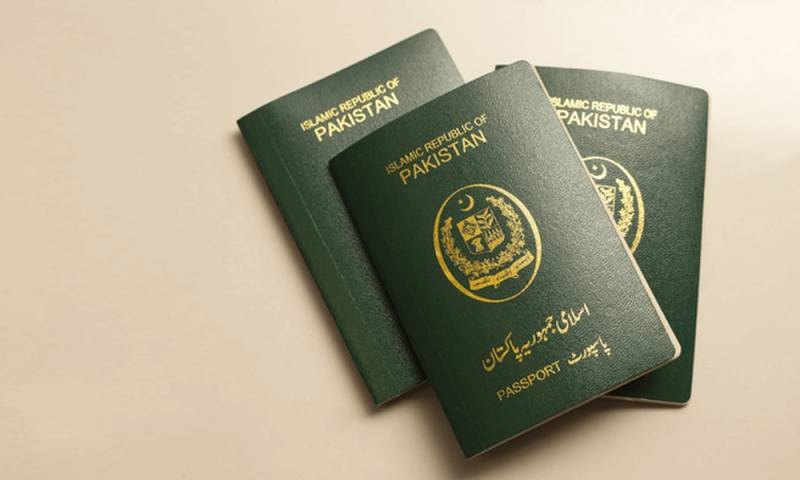 Govt decreases passport fee