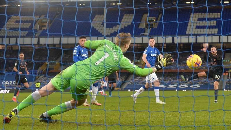 Man City beat Everton to march 10 points clear