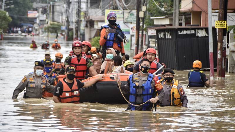 Floods cripple Indonesia's capital