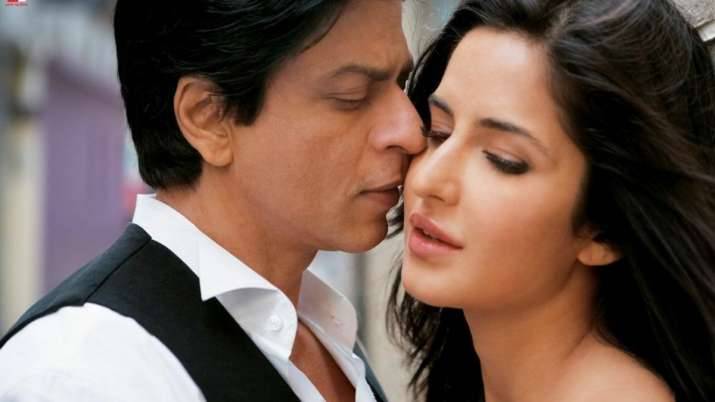 Shah Rukh Khan hugs Katrina Kaif, video goes viral 