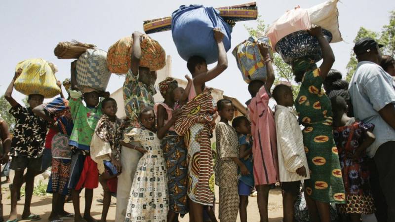 Hundreds of Nigerian refugees return from Cameroon