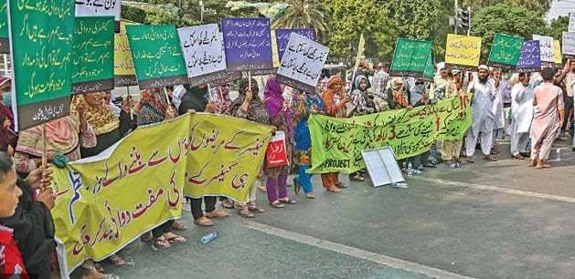 Cancer patients stage a protest against stoppage of free medicine