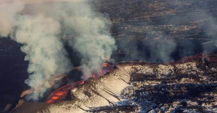 Suspense in Iceland as dormant volcanic zone shows signs of life