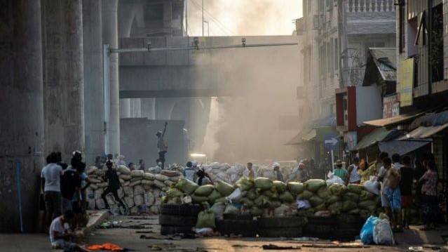 Yangon residents flee martial law area as Myanmar death toll grows