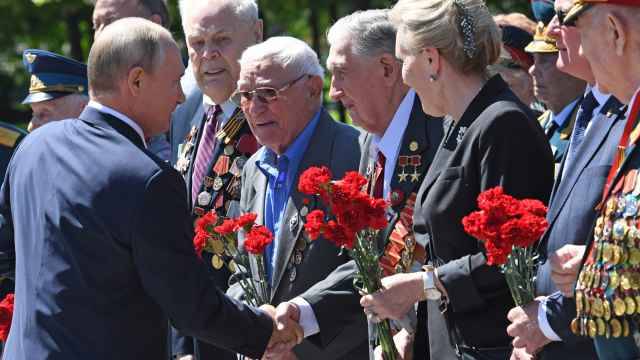 Russia bans insults against WWII veterans