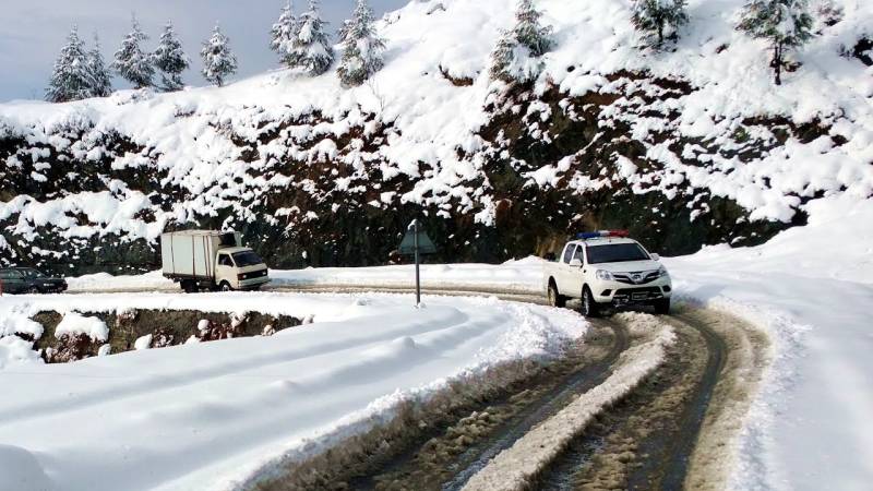 Shangla shivers as heavy snowfall blankets valley