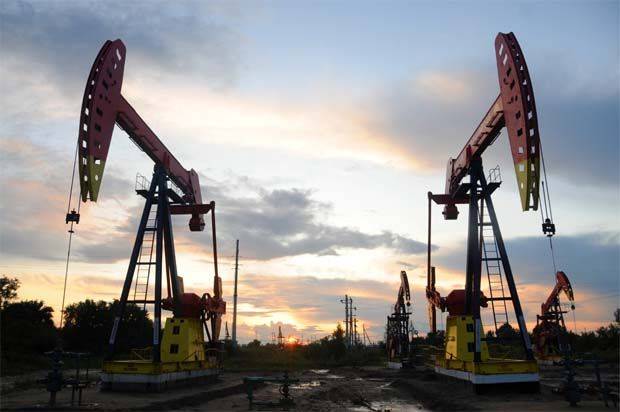 Renewed lockdowns send oil prices tumbling