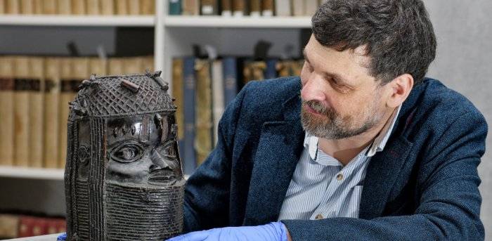 UK university to return looted African sculpture