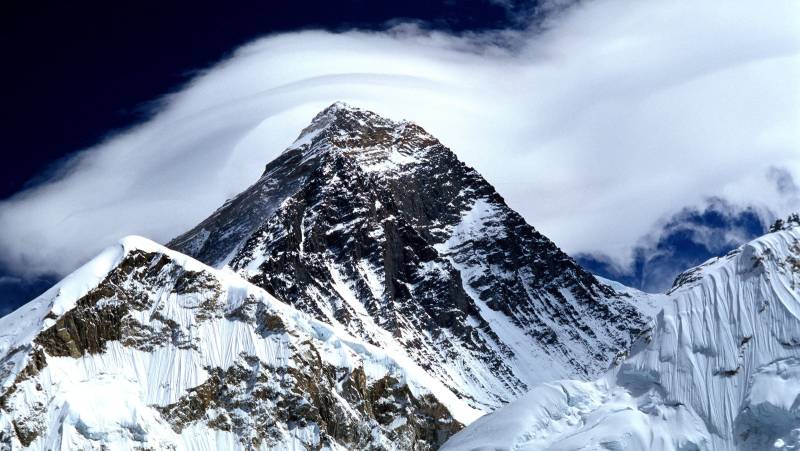 Nepal relaxes quarantine rules ahead of Everest season