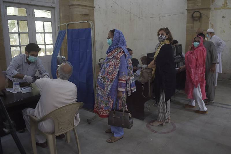 Coronavirus on the prowl as 67 more Pakistanis died, 4,468 infected