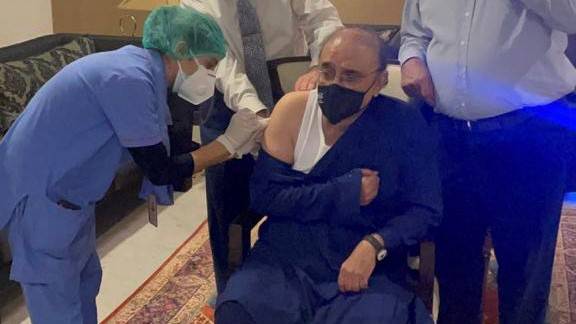 Zardari receives first dose of anti-Covid vaccine