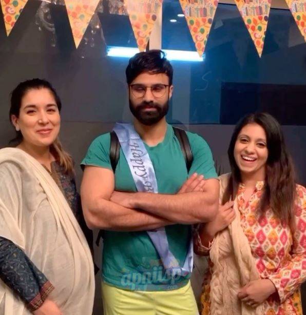 Comedian Rahim Pardesi celebrates birthday accompanied by not one but two wives