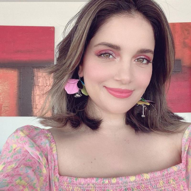 Armeena Khan turns ‘pink doll’ to celebrate birthday