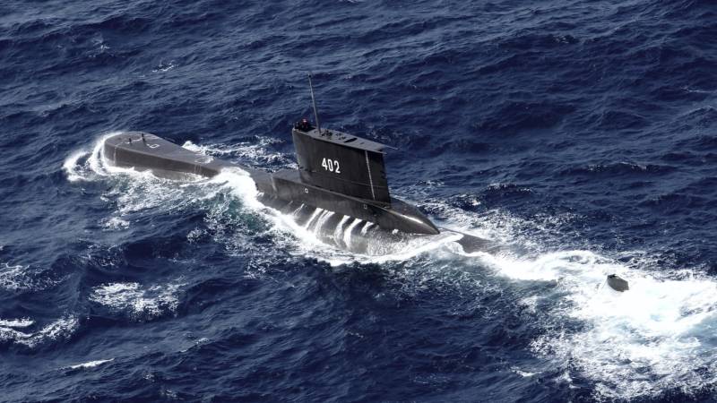 Indonesia navy searching for submarine with 53 aboard