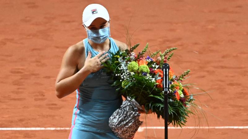 Birthday girl Barty into Stuttgart final