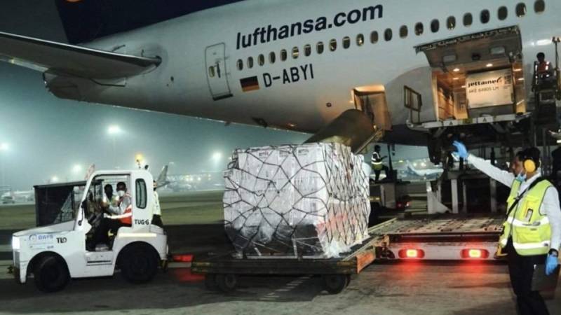 First shipment of UK Covid medical aid arrives in India