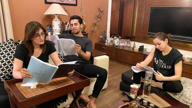 Momin Saqib and Hania Aamir about to serve major couple goals in upcoming project