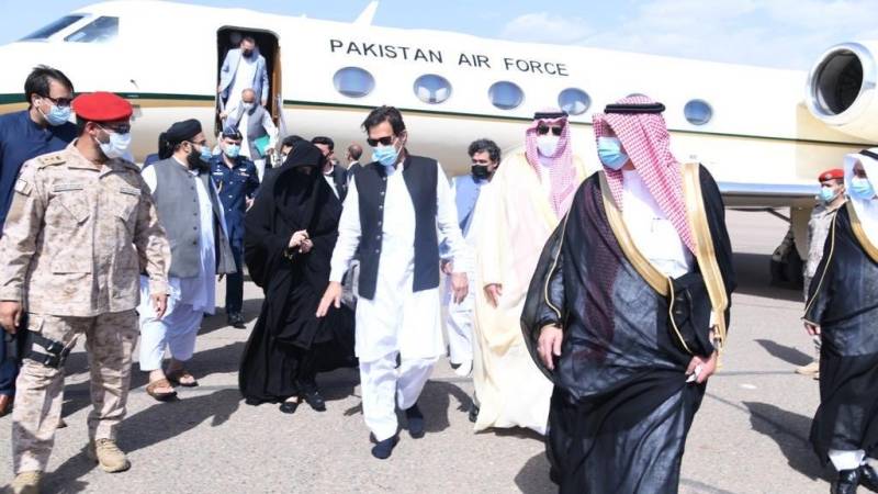 PM reaches Madinah barefoot