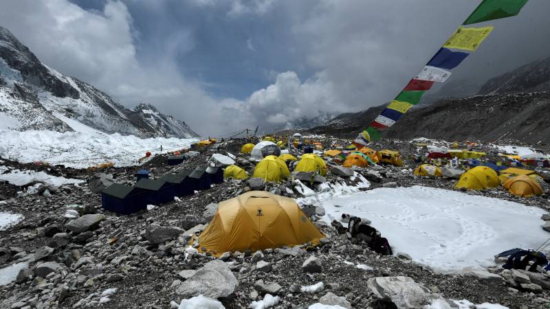 China takes Covid-19 controls to Everest with climber ban