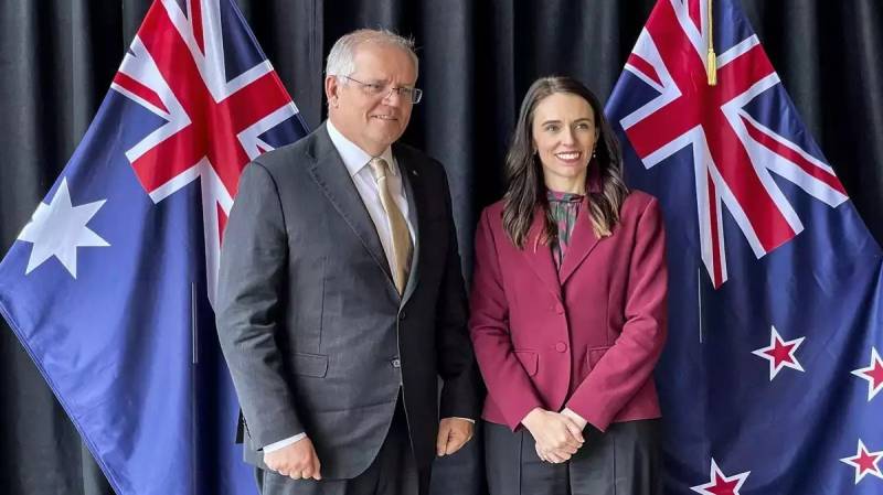 New Zealand, Australia play down differences on China