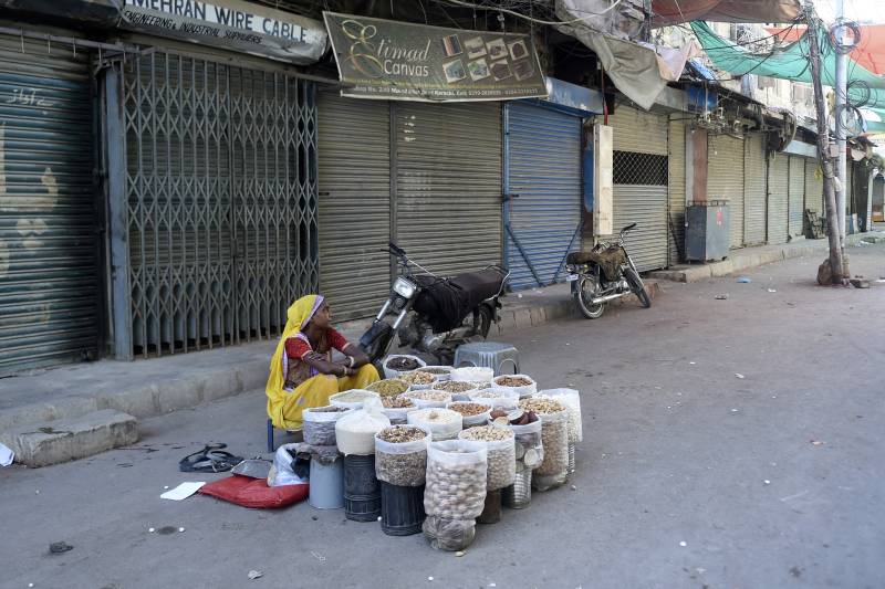 Pakistan’s coronavirus positivity rate plunges to 3.10 percent