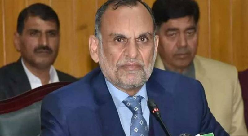 Azam Swati offers his resignation on Ghotki train accident 