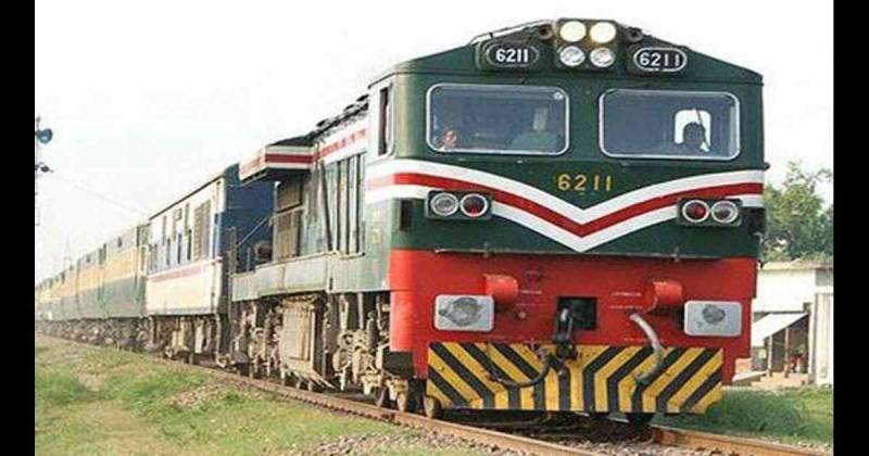 Khyber Mail bogey derails near Hyderabad