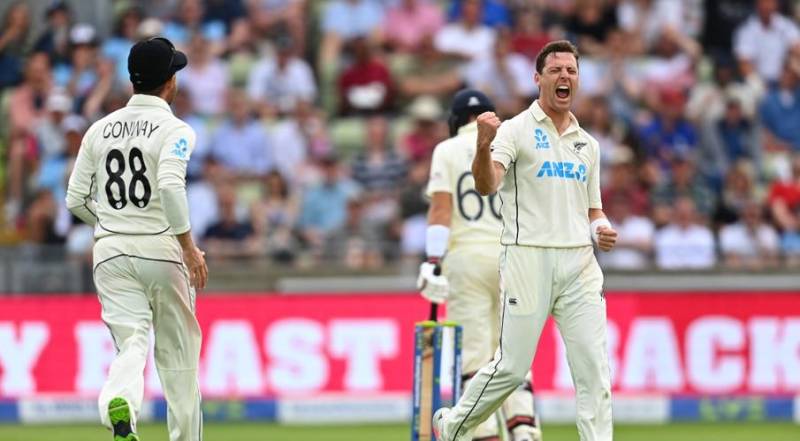 Boult at the double before England recover in second Test