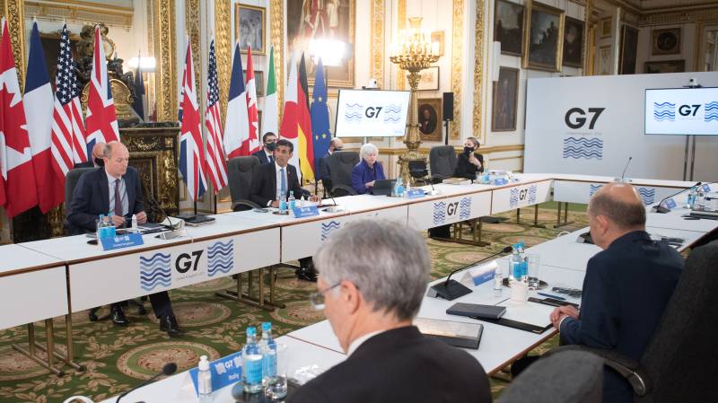 G7 leaders target one billion jabs and climate drive