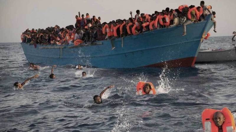 Bodies of 25 migrants recovered off Yemen after boat capsized: official